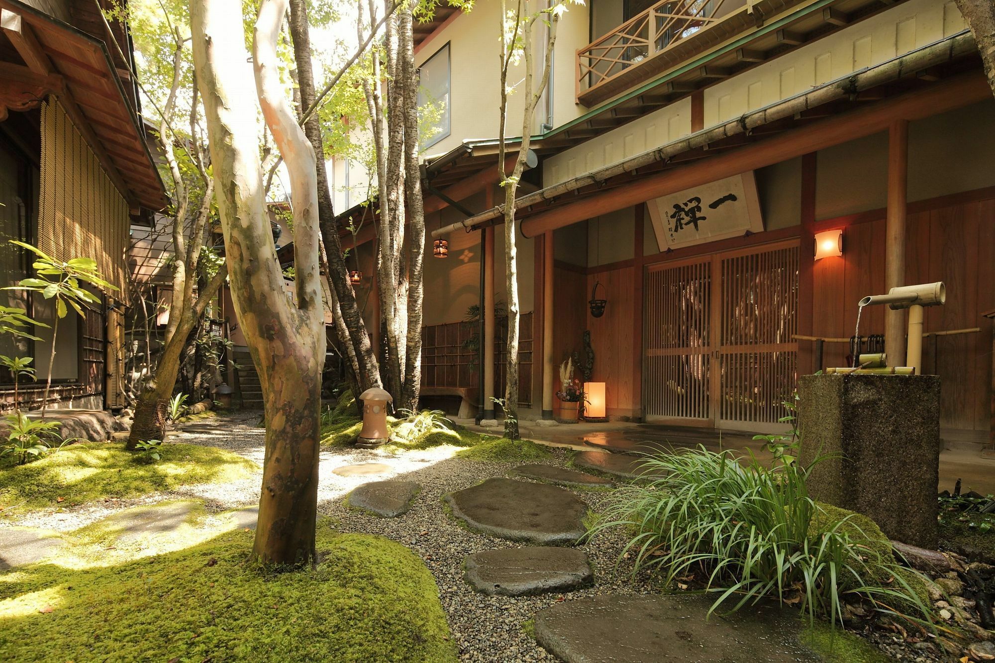 Oyado Ichizen Hotel Юфу Екстериор снимка